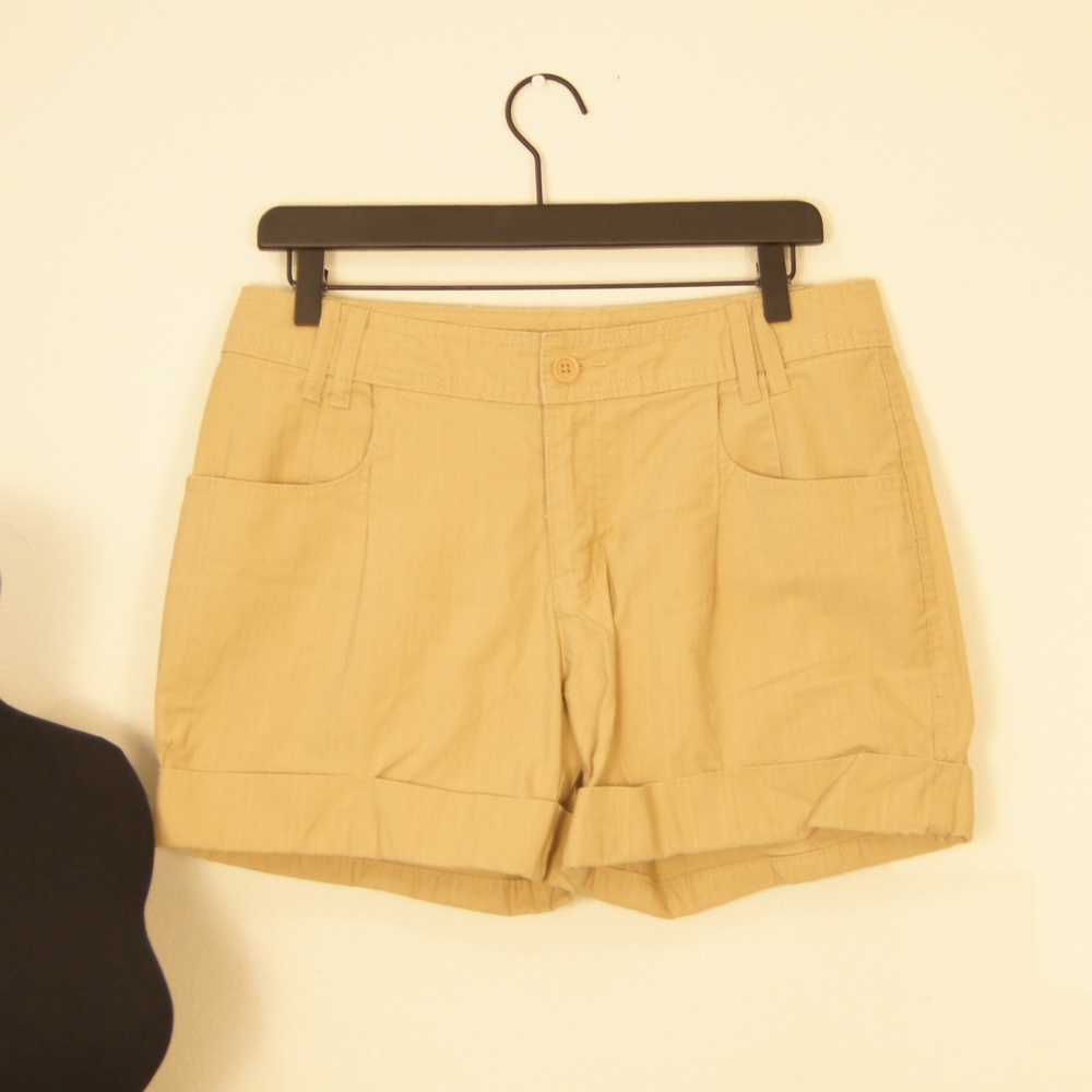 🕶️ ANA Shorts sz 6 EUC